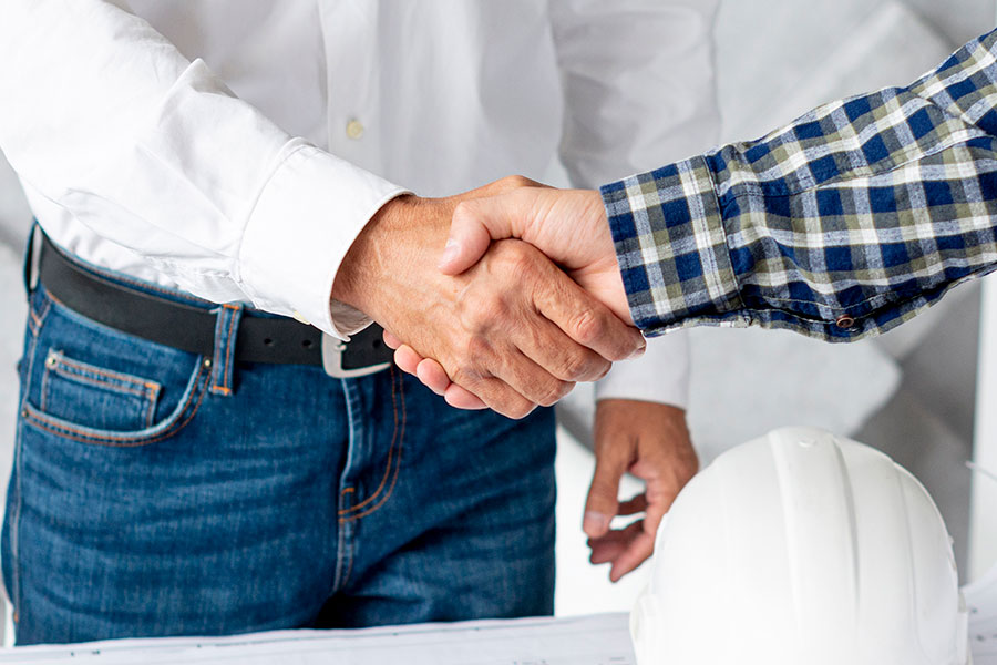 Zusammenarbeit mit regionalen Handwerkern